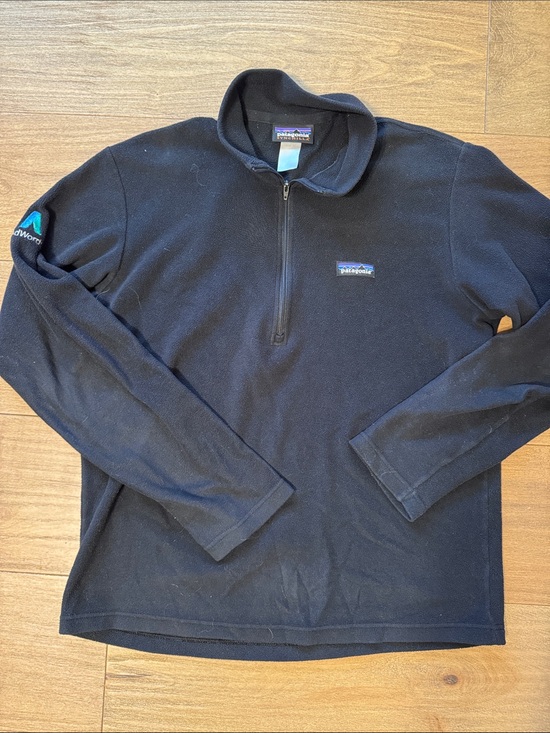 Patagonia Tops - Patagonia Black Synchilla Fleece Label Detail